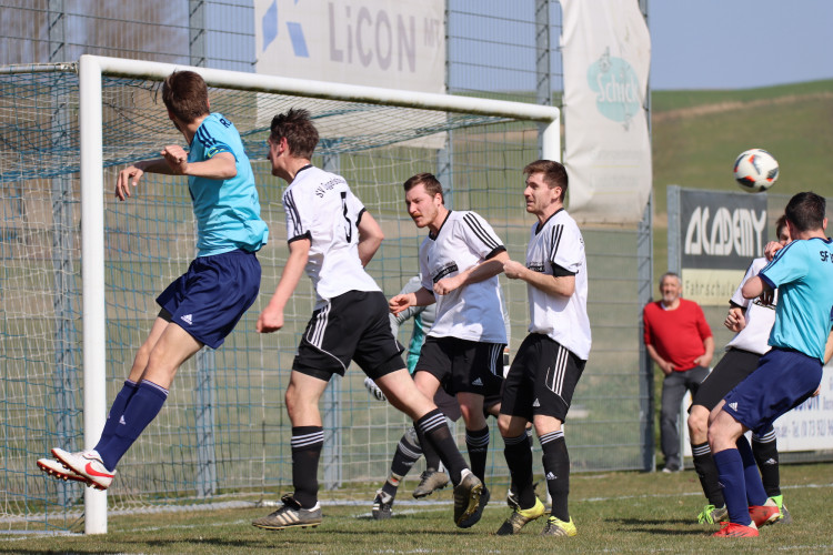 Artikelbild - Zwei Siege und eine Niederlage beim Rückrundenstart - Sportfreunde Bronnen